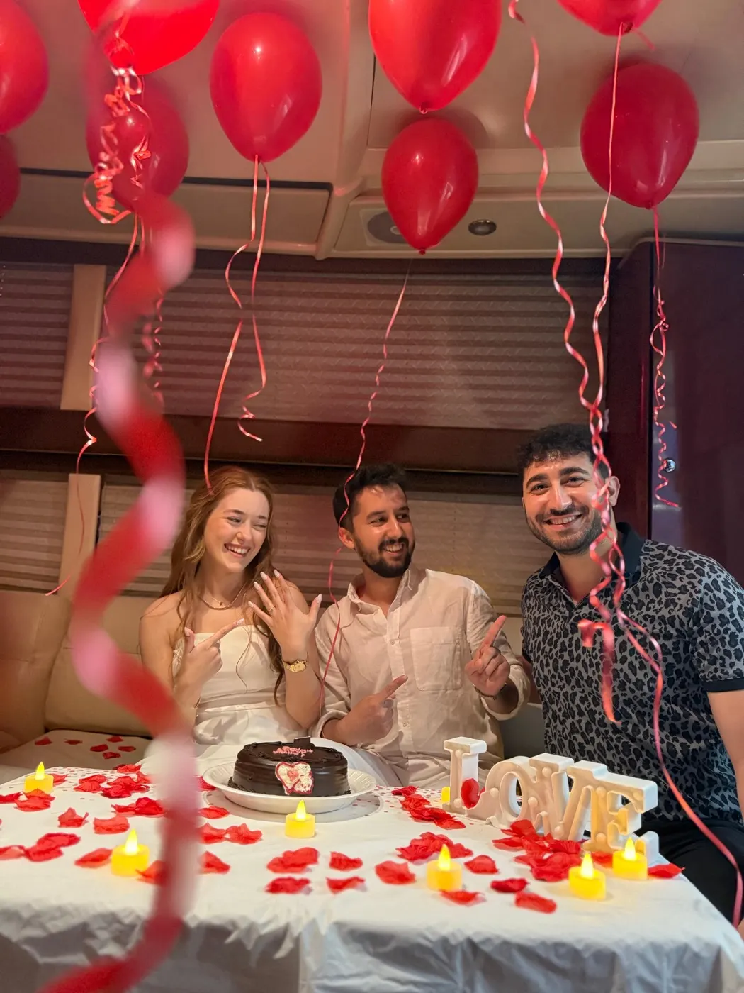 Dubai Yat Turu Rehberi: Gün Batımı ve Özel Charter Seçenekleri
